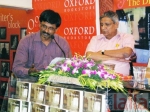 புகைப்படங்கள் ஓக்ஸ்ஃபோர்ட் பூக்ஸ்டோர் பார்க்‌ ஸ்டிரீட்‌ Kolkata
