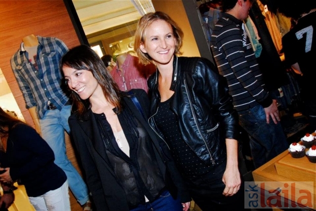 levi's store anna nagar